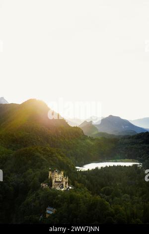 Castello di Hohenschwangau, tempesta foehn, tramonto, vicino a Fuessen, Ostallgaeu, Allgaeu, Baviera, Germania Foto Stock