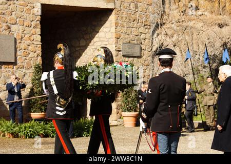 Roma, Italia 03 24 2024: Cerimonia di commemorazione delle vittime del massacro nazista a fosse Ardeatine Foto Stock
