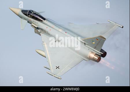 Un Eurofighter Typhoon dell'Aeronautica militare tedesca. Foto Stock