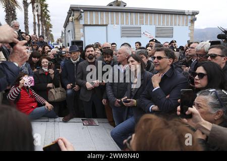 Messina, Italia. 22 marzo 2024. Torre Faro, Messina, Italia, 22 marzo 2024, il capo del Partito Democratico Italiano Elly Schlein visita Messina per incontrare le associazioni locali contro la costruzione del ponte sullo stretto di Messina durante No al progetto di ponte di Salvini Elly Schlein - News Credit: Live Media Publishing Group/Alamy Live News Foto Stock