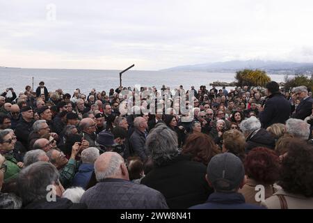 Messina, Italia. 22 marzo 2024. Torre Faro, Messina, Italia, 22 marzo 2024, il capo del Partito Democratico Italiano Elly Schlein visita Messina per incontrare le associazioni locali contro la costruzione del ponte sullo stretto di Messina durante No al progetto di ponte di Salvini Elly Schlein - News Credit: Live Media Publishing Group/Alamy Live News Foto Stock