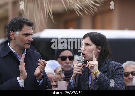 Messina, Italia. 22 marzo 2024. Torre Faro, Messina, Italia, 22 marzo 2024, il capo del Partito Democratico Italiano Elly Schlein visita Messina per incontrare le associazioni locali contro la costruzione del ponte sullo stretto di Messina durante No al progetto di ponte di Salvini Elly Schlein - News Credit: Live Media Publishing Group/Alamy Live News Foto Stock