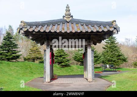 Il monumento commemorativo alla guerra di Corea scozzese, il pezzo centrale, è un santuario in tipico stile coreano Foto Stock