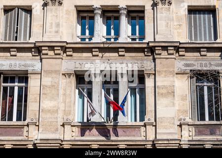 Particolare del Lycée Voltaire, un istituto pubblico parigino di educazione generale e tecnologica situato nell'11° arrondissement di Parigi Foto Stock