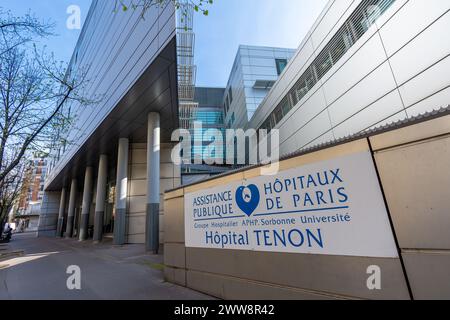 Facciata dell'ospedale Tenon (edificio Meyniel), l'Hôpital Tenon fa parte del Groupe Hospitalier Universitaire AP-HP Sorbonne Université di Parigi Foto Stock