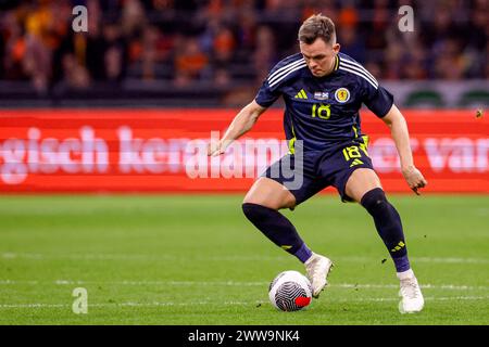 Amsterdam, Paesi Bassi. 22 marzo 2024. AMSTERDAM, PAESI BASSI - 22 MARZO: La Scozia Lawrence Shankland corre con la palla durante l'amichevole internazionale tra Paesi Bassi e Scozia alla Johan Cruijff Arena il 22 marzo 2024 ad Amsterdam, Paesi Bassi. (Foto di Broer van den Boom/Orange Pictures) credito: Orange Pics BV/Alamy Live News Foto Stock