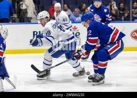 22 marzo 2024: L'attaccante dei Toronto Marlies Grant Cruikshank (19) pattina nel primo periodo contro i Rochester Americans. I Rochester Americans ospitarono i Toronto Marlies in una partita della American Hockey League alla Blue Cross Arena di Rochester, New York. (Jonathan tenca/CSM) Foto Stock