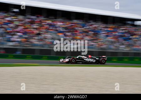 MELBOURNE, AUSTRALIA. 23 marzo 2024. 20 Kevin Magnussen (DNK) MoneyGram Haas F1 Team durante la sessione di prove libere 3 del FIA Formula 1 Rolex Australian Grand Prix 2024 3° round dal 22 al 24 marzo presso l'Albert Park Street Circuit di Melbourne, Australia. Crediti: Karl Phillipson/Alamy Live News Foto Stock