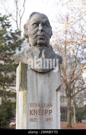 Monumento a Sebastian Kneipp, Linz, alta Austria, Austria Foto Stock