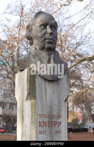 Monumento a Sebastian Kneipp, Linz, alta Austria, Austria Foto Stock