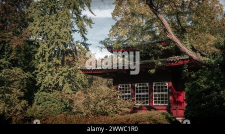 Paesaggio nel Giardino Giapponese nel Parco Carl Duisberg sul sito industriale Chempark Leverkusen Foto Stock