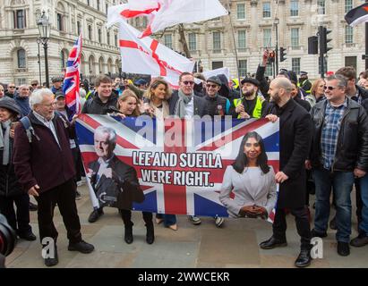 Londra, Inghilterra, Regno Unito. 23 marzo 2024. L'attore LAURENCE FOX e la fidanzata ELIZABETH ''˜LIZ' PARKER sono visti a Turning Point UK Protestation ''˜per difendere gli estremisti dei valori britannici' a Whitehall. (Credit Image: © Tayfun Salci/ZUMA Press Wire) SOLO PER USO EDITORIALE! Non per USO commerciale! Crediti: ZUMA Press, Inc./Alamy Live News Foto Stock