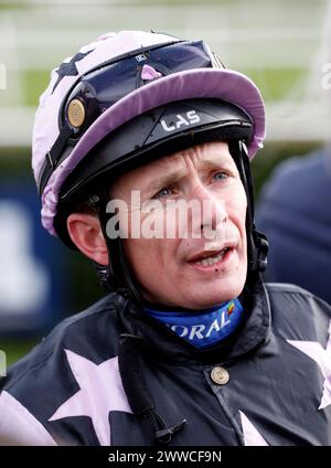 Jockey Kieran o'Neill all'ippodromo di Doncaster. Data foto: Sabato 23 marzo 2024. Foto Stock