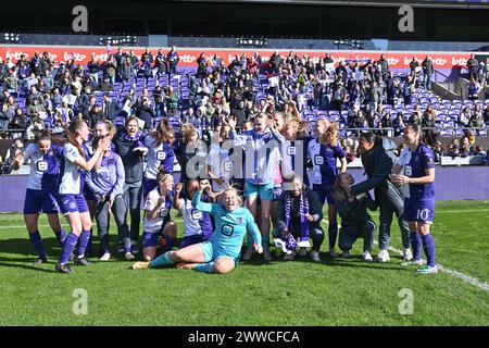 Anderlecht, Belgio. 23 marzo 2024. I giocatori dell'Anderlecht nella foto festeggiano dopo aver vinto una partita di calcio femminile tra RSC Anderlecht e Club Brugge YLA nella prima partita dei play off nella stagione 2023 - 2024 della belga lotto Womens Super League, sabato 23 marzo 2024 ad Anderlecht, Belgio. Crediti: Sportpix/Alamy Live News Foto Stock