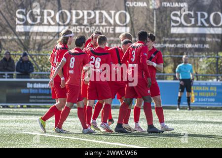 Scheveningen, Paesi Bassi. 23 marzo 2024. SCHEVENINGEN, 23-03-2024, Sportpark Houtrust Dutch Football Tweede divisie, stagione 2023/2024 tra Scheveningen e AFC Amsterdam Milan Hoek AFC Amsterdam Mitch van Kempen AFC Amsterdam Gevero Market AFC Amsterdam Mitch van Kempen AFC Amsterdam crediti: Pro Shots/Alamy Live News Foto Stock