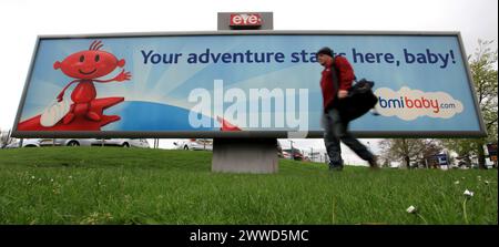 04/05/2012. Aeroporto East Midlands - la sede della BMI Baby Today... la compagnia aerea economica BMI Baby sarà collegata da settembre, con alcune rotte Foto Stock