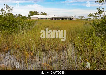 Everglades National Park, Florida, USA - 4 dicembre 2023: Vista panoramica del centro visitatori della Shark Valley nelle Everglades. Foto Stock