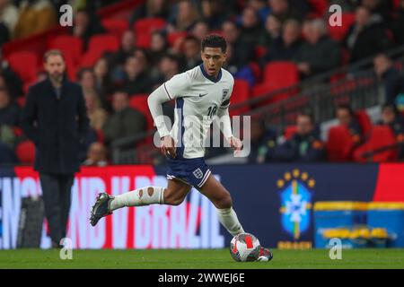 Londra, Regno Unito. 23 marzo 2024. L'Inghilterra Jude Bellingham rompe con il pallone durante l'amichevole internazionale Inghilterra contro Brasile allo stadio di Wembley, Londra, Regno Unito, 23 marzo 2024 (foto di Gareth Evans/News Images) a Londra, Regno Unito, il 23/3/2024. (Foto di Gareth Evans/News Images/Sipa USA) credito: SIPA USA/Alamy Live News Foto Stock