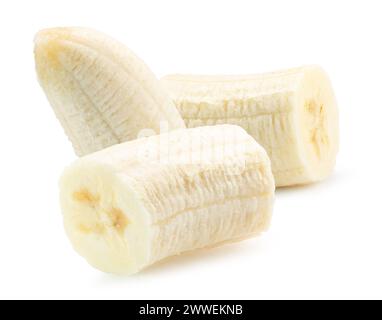 fette di banana isolate su sfondo bianco. Tracciato di ritaglio. Foto Stock