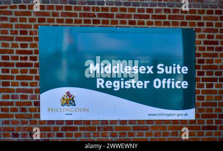 London Borough of Hillingdon Civic Centre, Uxbridge, Borough of Hillingdon, Londra, Inghilterra, REGNO UNITO Foto Stock