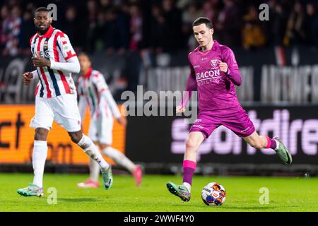 Tilburg, Paesi Bassi. 23 marzo 2024. TILBURG, PAESI BASSI - 23 MARZO: Milan Robberechts di VVV-Venlo in azione durante l'incontro olandese Keuken Kampioen Divisie tra Willem II e VVV-Venlo al Koning Willem II Stadion il 23 marzo 2024 a Tilburg, Paesi Bassi. (Foto di Joris Verwijst/Orange Pictures) credito: Orange Pics BV/Alamy Live News Foto Stock