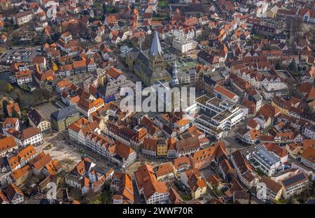 Luftbild, kath. Kirche St Patrokli-Dom und Kirche St Petri ALDE Kerke , Rathaus Renovierung und Altstadt Wohngebiet, Soest, Soester Börde, Nordrhein-Westfalen, Deutschland ACHTUNGxMINDESTHONORARx60xEURO Börde Foto Stock