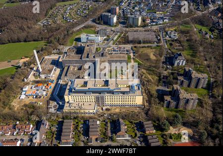 Luftbild, Helios Klinikum Niederberg Krankenhaus mit Neubau Erweiterungsbau, Wohngebiet, Velbert, Ruhrgebiet, Nordrhein-Westfalen, Deutschland ACHTUNGxMINDESTHONORARx60xEURO *** Vista aerea, ospedale Helios Klinikum Niederberg con nuova estensione, zona residenziale, Velbert, zona della Ruhr, Renania settentrionale-Vestfalia, Germania ATTENTIONxMINDESTHONORARx60xEURO Foto Stock