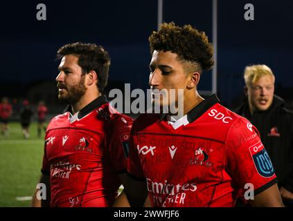 Galway, Irlanda. 23 marzo 2024. Jordan Hendrikse e Marius Louw degli Emirates Lions lasciano il campo alla fine del match dopo aver sconfitto Connacht 38-14 al Dexcom Stadium di Galway Credit: Don Soules/Alamy Live News Foto Stock