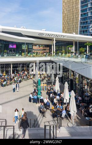 Città di Lussemburgo (Lussemburgo, Lëtzebuerg): Centro commerciale Infinity a Kirchberg, sede della Corte di giustizia europea (Back) a , Lussemburgo, Lussemburgo Foto Stock