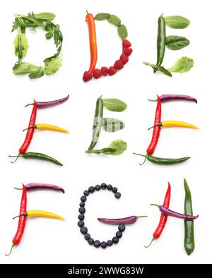 set di lettere d e f g h a a base di peperoncino verde arancia rosso viola, mirtillo, insalata verde foglia di lattuga, lampone rosso per il testo del menu, enciclopedia Foto Stock