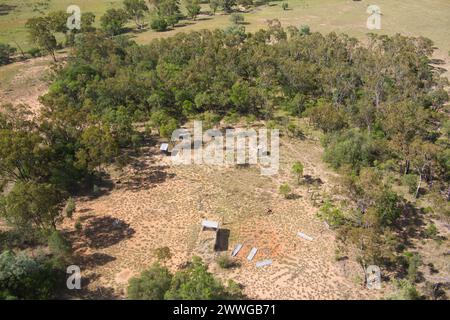 Aerial of Rasley State School chiuse nel 1963 a nord di Wallumbilla, una città rurale e località nella regione di Maranoa, Queensland, Australia Foto Stock