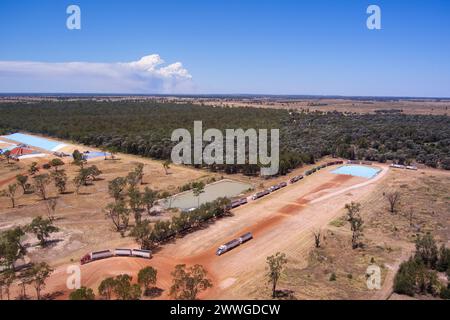 Aerial of the GUMS GrainCorp Depot, che carica grano dal loro deposito sul Darling Downs Queensland Australia Foto Stock