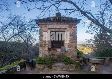 P. de Acim, Spagna - 21 gennaio 2024: Giardini esterni del Convento di El Palancar, Pedroso de Acim, Caceres, Spagna Foto Stock