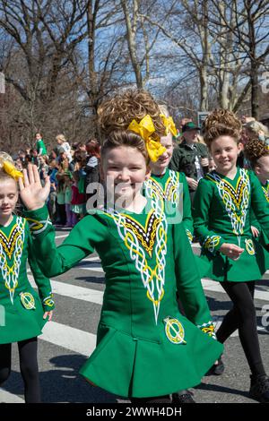 49esima parata annuale del giorno di San Patrizio nel 2024 a Park Slope Brooklyn, New York. Foto Stock