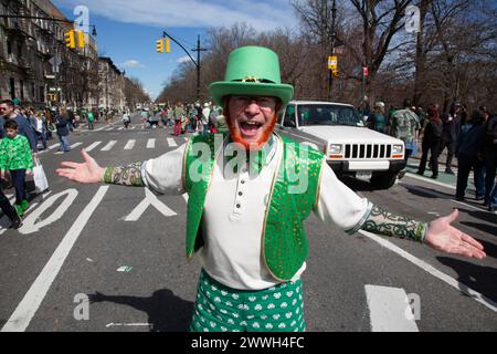 49esima parata annuale del giorno di San Patrizio nel 2024 a Park Slope Brooklyn, New York. Foto Stock