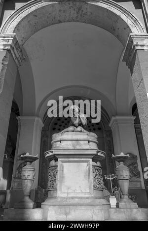 Scultura in una sala del Cimitero Monumentale, Cimitero monumentale di Staglieno), Genova, Italia Foto Stock