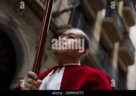 Barcellona, Barcellona, Spagna. 24 marzo 2024. La comunità cristiana di Barcellona benedice la palma durante la domenica delle Palme e partecipa alla successiva processione la Burrita. (Immagine di credito: © Marc Asensio Clupes/ZUMA Press Wire) SOLO PER USO EDITORIALE! Non per USO commerciale! Crediti: ZUMA Press, Inc./Alamy Live News Foto Stock