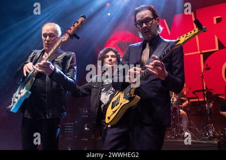 Londra, Regno Unito. 23 marzo 2024. (L-R) - il bassista Billy Sheehan, il cantante Eric Martin, il chitarrista Paul Gilbert della band rock americana Mr. Big si esibisce all'O2 Shepherd's Bush Empire. Crediti: Justin ng/Alamy Live News come parte del loro tour "The Big Finish" crediti: Justin ng/Alamy Live News Foto Stock