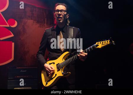 Londra, Regno Unito. 23 marzo 2024. Il chitarrista Paul Gilbert della rock band americana Mr. Big si esibisce all'O2 Shepherd's Bush Empire. Crediti: Justin ng/Alamy Live News come parte del loro tour "The Big Finish" crediti: Justin ng/Alamy Live News Foto Stock