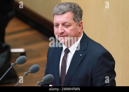 Berlin, Deutschland, 22.03.2024: Bundesrat: 1042. Sitzung des Bundesrates: Christian Bernreiter, CSU, bayerischer Staatsminister für Wohnen, Bau und Verkehr *** Berlino, Germania, 22 03 2024 Bundesrat 1042 riunione del Bundesrat Christian Bernreiter, CSU, Ministro di Stato bavarese per l’edilizia, l’edilizia e i trasporti Copyright: XdtsxNachrichtenagenturx dts 33383 Foto Stock