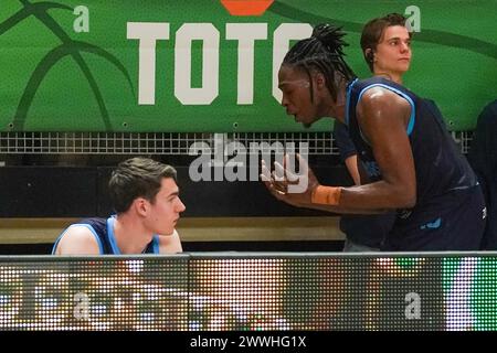 Almere, Paesi Bassi. 24 marzo 2024. ALMERE, PAESI BASSI - 24 MARZO: Noah Dickerson del Landstede Hammers è rimasto deluso durante la finale della TOTO Basketball Cup tra Heroes Den Bosch e Landstede Hammers a Topsportcentrum il 24 marzo 2024 ad Almere, Paesi Bassi. (Foto di Andre Weening/Orange Pictures) credito: Orange Pics BV/Alamy Live News Foto Stock