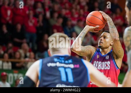 Almere, Paesi Bassi. 24 marzo 2024. ALMERE, PAESI BASSI - 24 MARZO: Sherron Dorsey-Walker di Heroes Den Bosch durante la finale della TOTO Basketball Cup tra Heroes Den Bosch e Landstede Hammers a Topsportcentrum il 24 marzo 2024 ad Almere, Paesi Bassi. (Foto di Andre Weening/Orange Pictures) credito: Orange Pics BV/Alamy Live News Foto Stock