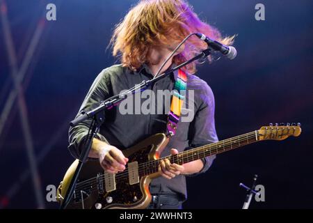 Bogotà, Colombia. 21 marzo 2024. Il chitarrista Kellen Michael Wenrich della band Hozier si esibisce il primo giorno del festival Estereopicnic a Bogotà, in Colombia. (Foto di Daniel Garzon Herazo/NurPhoto)0 credito: NurPhoto SRL/Alamy Live News Foto Stock