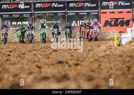 Spagna, Spagna. 24 marzo 2024. Motocross World Championship-Round 2-MXGP di SPAGNA-MADRID-24 marzo 2024-MXGP Class-Start durante MXGP di Spagna, Motocross in Spagna, 24 marzo 2024 Credit: Independent Photo Agency/Alamy Live News Foto Stock