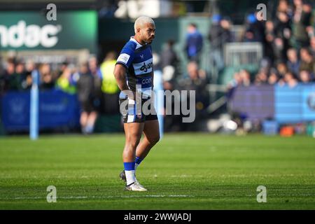 Bath, Regno Unito. 24 marzo 2024. Ollie Lawrence del Bath Rugby durante il Gallagher Premiership Rugby match tra Bath Rugby e sale Sharks al Recreation Ground di Bath, Regno Unito, il 24 marzo 2024. Foto di Scott Boulton. Solo per uso editoriale, licenza richiesta per uso commerciale. Non utilizzare in scommesse, giochi o pubblicazioni di singoli club/campionato/giocatori. Crediti: UK Sports Pics Ltd/Alamy Live News Foto Stock