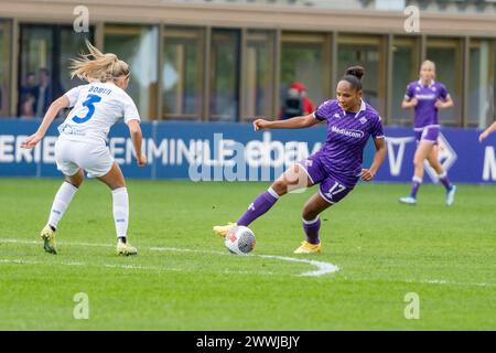 Firenze, Italia. 24 marzo 2024. Firenze, Italia, 24 marzo 2024: Madelen Janogy (17 Fiorentina) durante la partita di serie A femminile tra Fiorentina e Inter al Parco Viola di Firenze. (Sara Esposito/SPP) credito: SPP Sport Press Photo. /Alamy Live News Foto Stock