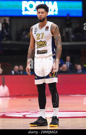 Milano, Italia. 23 marzo 2024. Italia, Milano, 22 marzo 2024: Tyler Dorsey (Fenerbahce) in campo centrale nel quarto quarto trimestre durante la partita di basket EA7 Emporio Armani Milan vs Fenerbahce Beko Istanbul, EuroLeague 2023-24 round 31 (foto di Fabrizio Andrea Bertani/Pacific Press/Sipa USA) crediti: SIPA USA/Alamy Live News Foto Stock