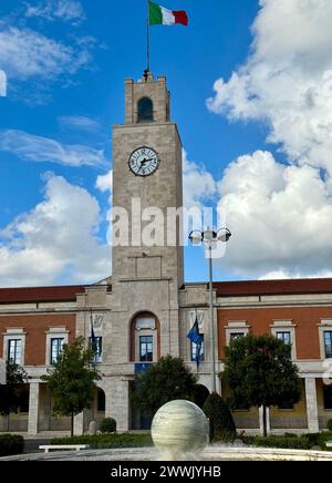 Italia, Lazio, Latina, Piazza del popolo, municipio Foto Stock