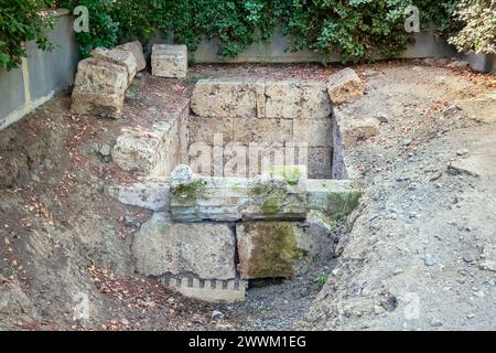 Scavo di antiche tombe vicino alle tombe reali di Vergina. Macedonia, Grecia Foto Stock