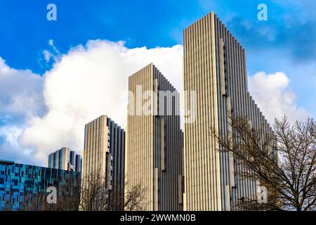 Edifici a torre Upper Riverside a North Greenwich, Londra, Inghilterra Foto Stock